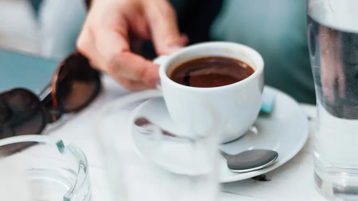What Happens to Your Blood Sugar When You Drink Coffee: What Science Says